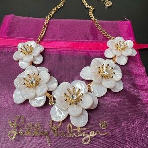 Lilly Pulitzer White Floral Statement Necklace – $98 Retail – NWT